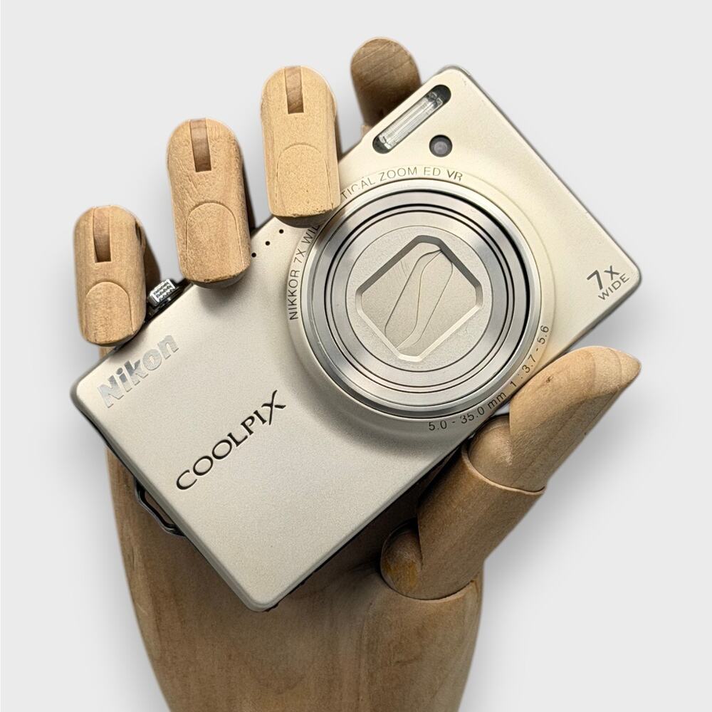 Nikon Coolpix S6000 Digital Camera | 14.2MP | Silver